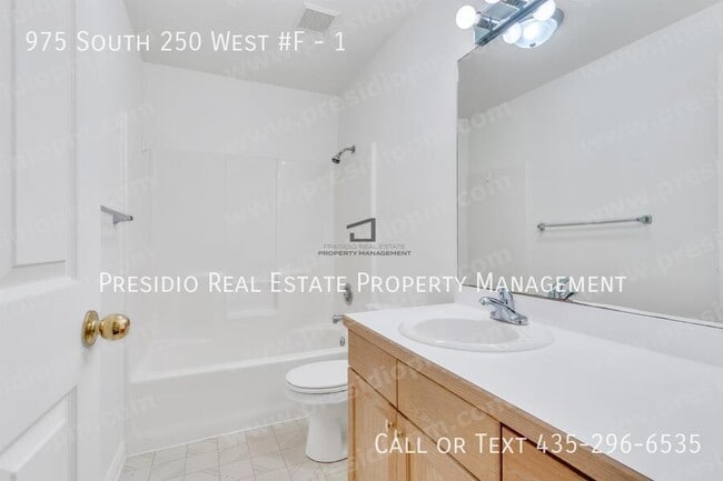 Building Photo - 975 S 250 W St
