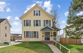 Building Photo - 54 Hamburg Ave