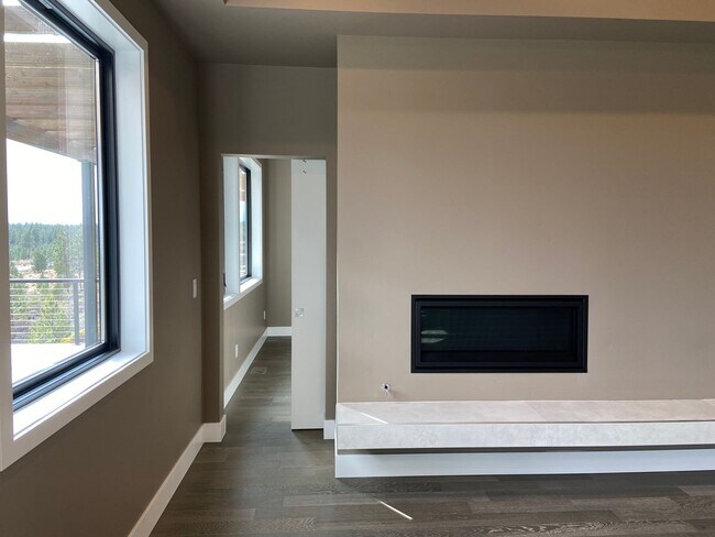 Building Photo - Newer, Modern Construction Home in Tetherow