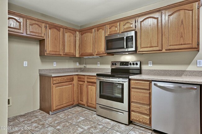 Building Photo - Super Nice Shelbyville Condo For Rent