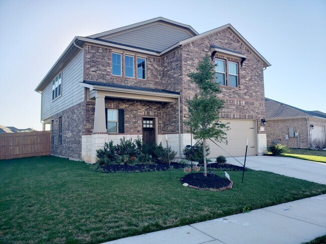 Primary Photo - 124 Peruvian Ln