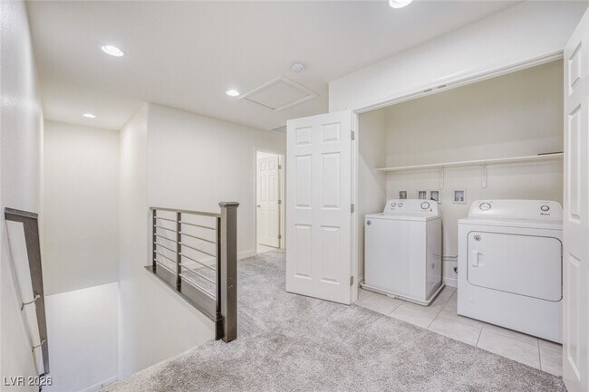 Building Photo - 10426 Mount Charleston Ave