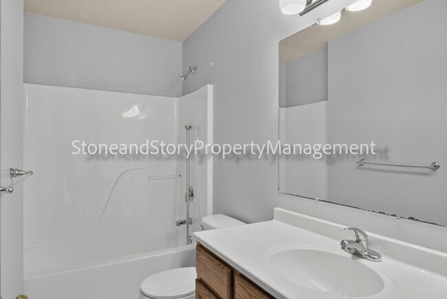 Building Photo - 6926 SW 17th St