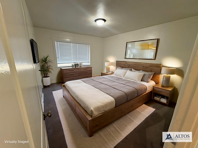 Building Photo - $1000 off first months rent!!  Spacious 4 bedroom 2 bath house with large backyard!