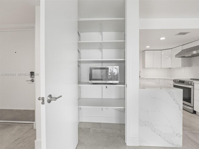 Building Photo - 6725 Harding Ave