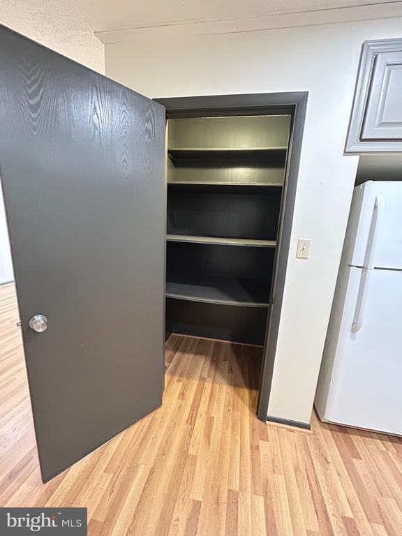 Building Photo - 400 Main St