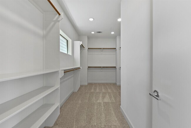 Building Photo - 2109 Winbern St