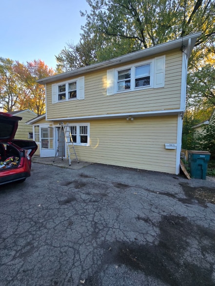 Building Photo - 706 Nash Rd