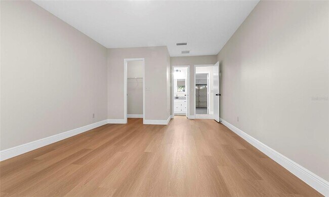 Building Photo - 14615 Daybreak Dr
