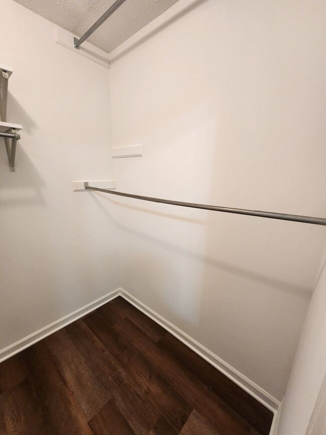 Building Photo - Renovated 3 bedroom 2 full bath home with attached garage and unfinished basement in J-town!