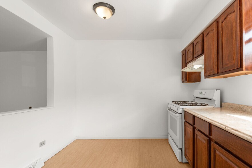 Building Photo - 1219 Broadway Avenue