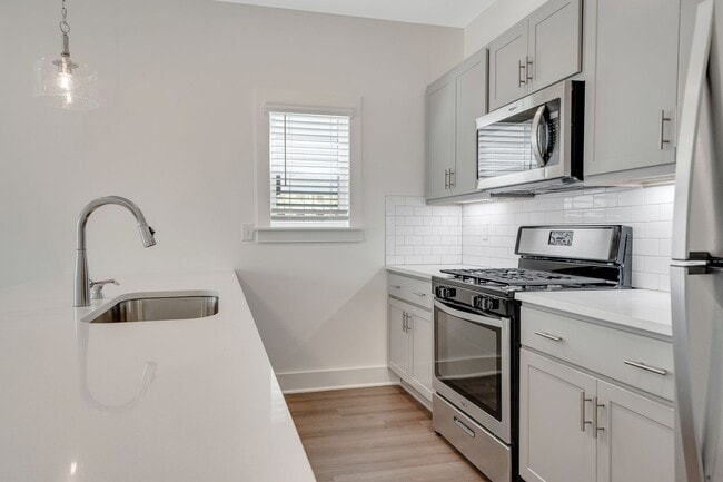 Building Photo - Pet-Friendly Home with Work-From-Home Space