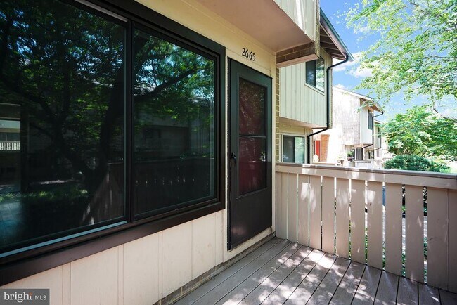 Building Photo - 2665 Glengyle Dr