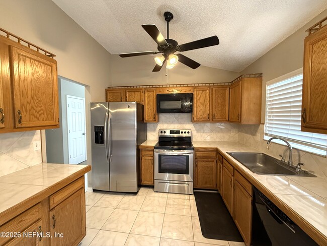 Building Photo - 2798 Lantana Lakes Dr W