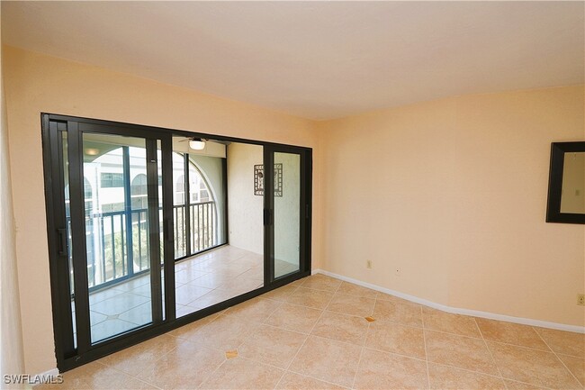 Building Photo - 1023 Anglers Cove