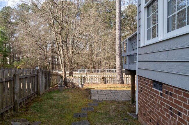 Building Photo - Four-Bedroom Home in Harrington Grove neighborhood!