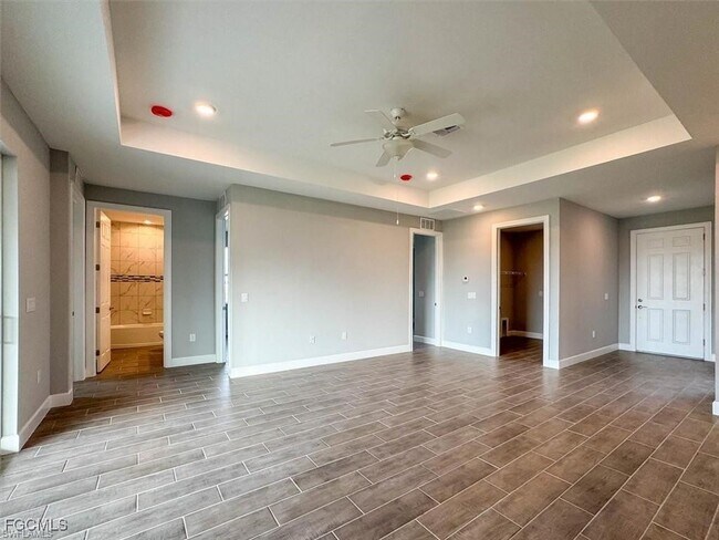 Building Photo - 229 SW 14th Pl