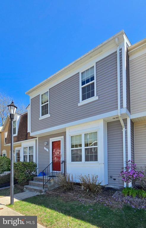 Building Photo - 3 Birdseye Ct