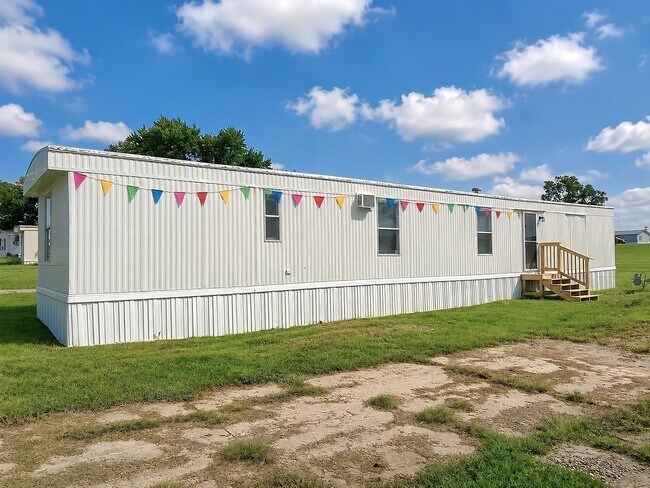 Building Photo - 200 N 28th St