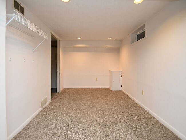 Building Photo - 2108 S 46th St