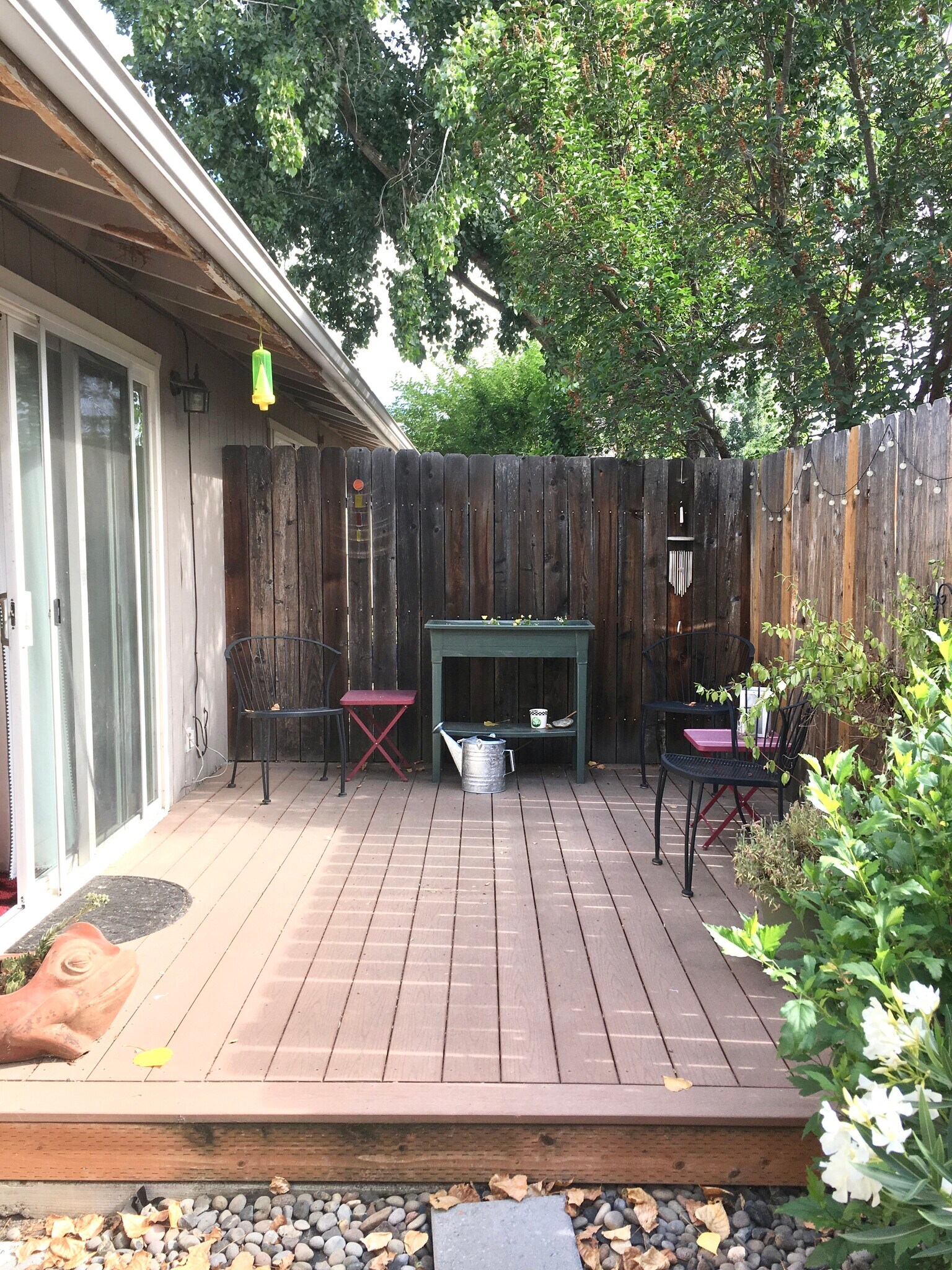 private back deck - 204 Gibson St