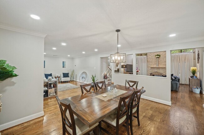 Building Photo - 15831 Ridge Park Dr