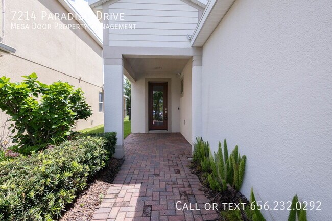 Building Photo - 7214 Paradiso Dr