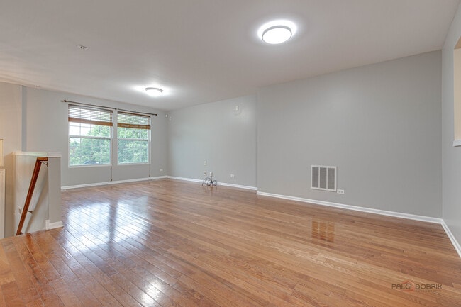 Building Photo - 496 Belvedere Ln