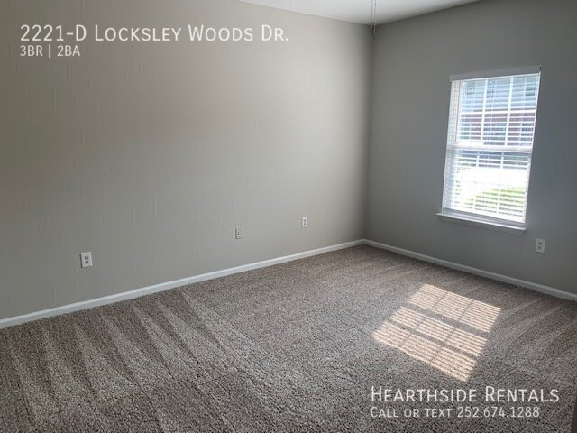 Building Photo - 2221 Locksley Woods Dr