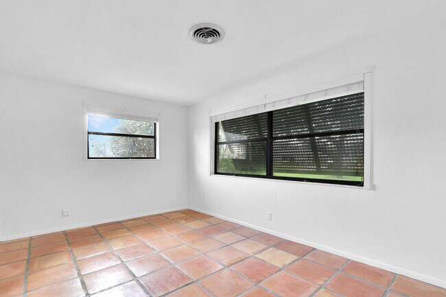 Building Photo - 705 Osprey Way