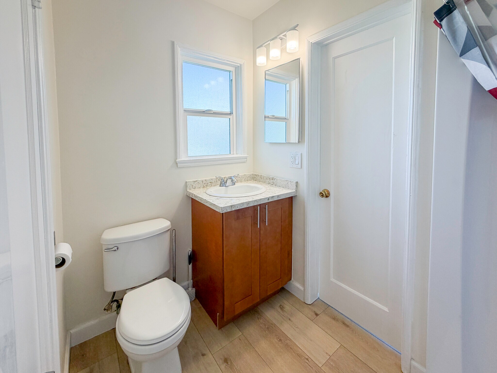 (A) Bathroom - 1722 E Victoria Ave