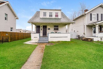 Building Photo - 2009-2009 1/2 SULLIVANT