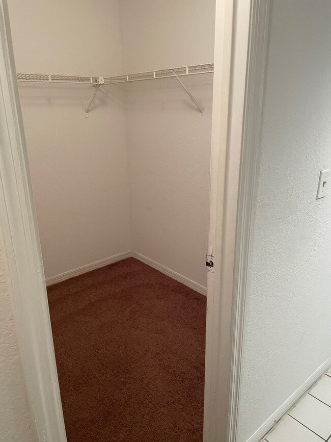 Building Photo - Venetian place two bedroom Condo