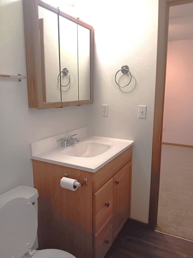 Building Photo - WEST SIDE - SPACIOUS TWO STORY 3 BED/2.5 B...