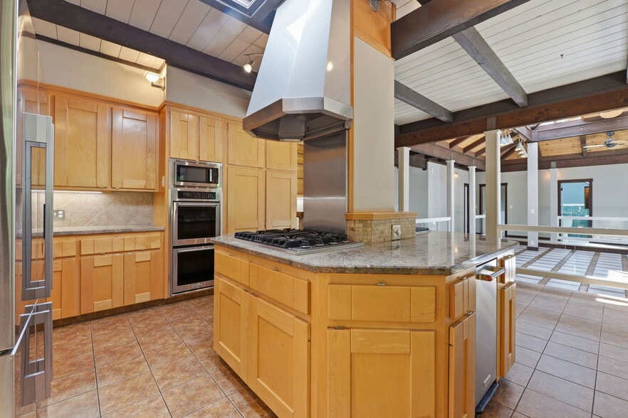 Building Photo - 158 Los Robles Dr