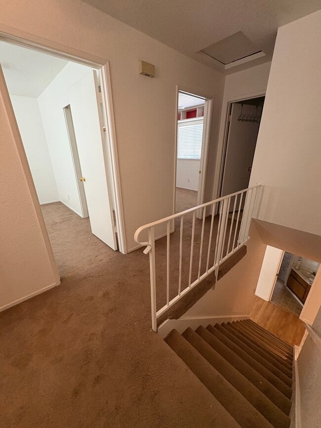 Building Photo - 628 Saratoga Ct