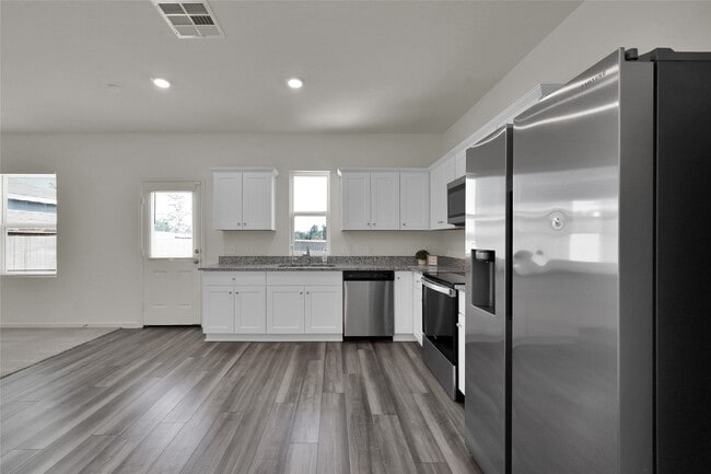 Building Photo - 14818 Calderon Dr