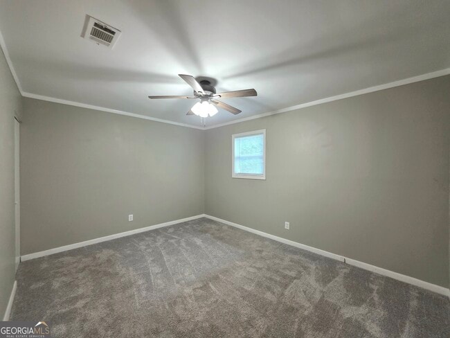 Building Photo - 3460 Meadowview Dr