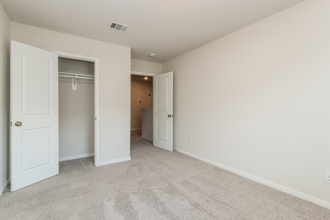 Building Photo - 10083 Cerritos dr