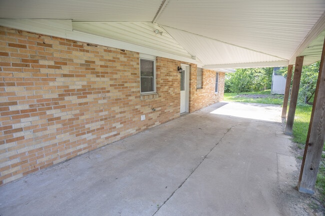 Building Photo - 409 Donna Bella Pl