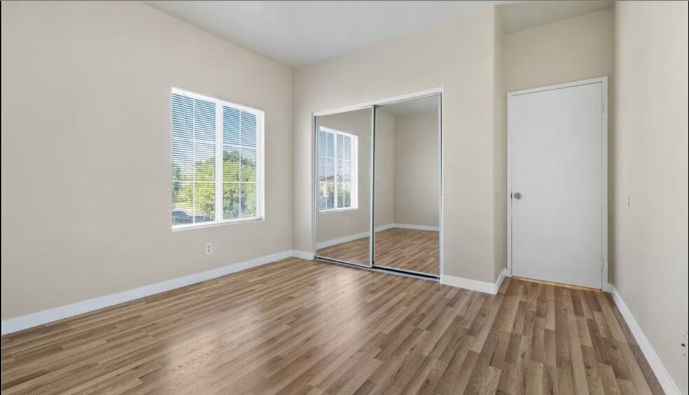 Building Photo - 7050 Dinwiddie St