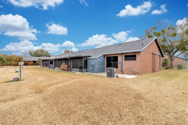Building Photo - 2432 King Oak Ct
