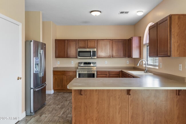 Building Photo - 2416 S 90th Glen