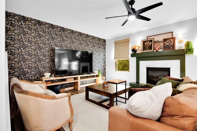 Building Photo - 354 Passina Rd