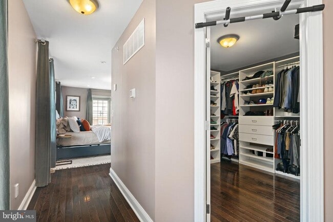 Building Photo - 1001 N 3rd St