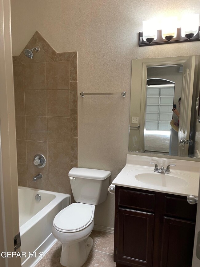 Building Photo - 11249 Duster Dr