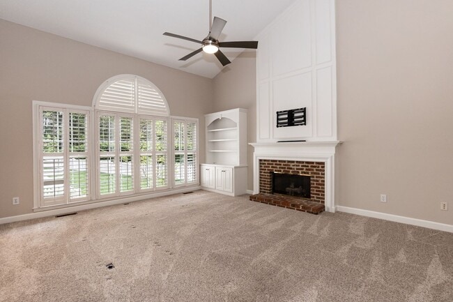 Building Photo - Meticulous Four Bedroom Dream Home!