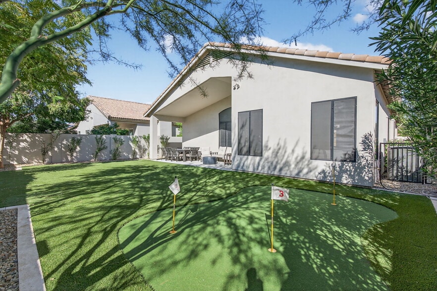 Building Photo - 7449 E Whistling Wind Way