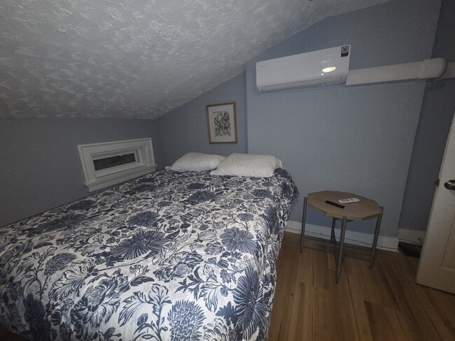 Building Photo - 414 Dayton St