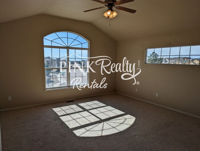 Building Photo - Gorgeous 5 Bedroom Home in Meridian Ranch!